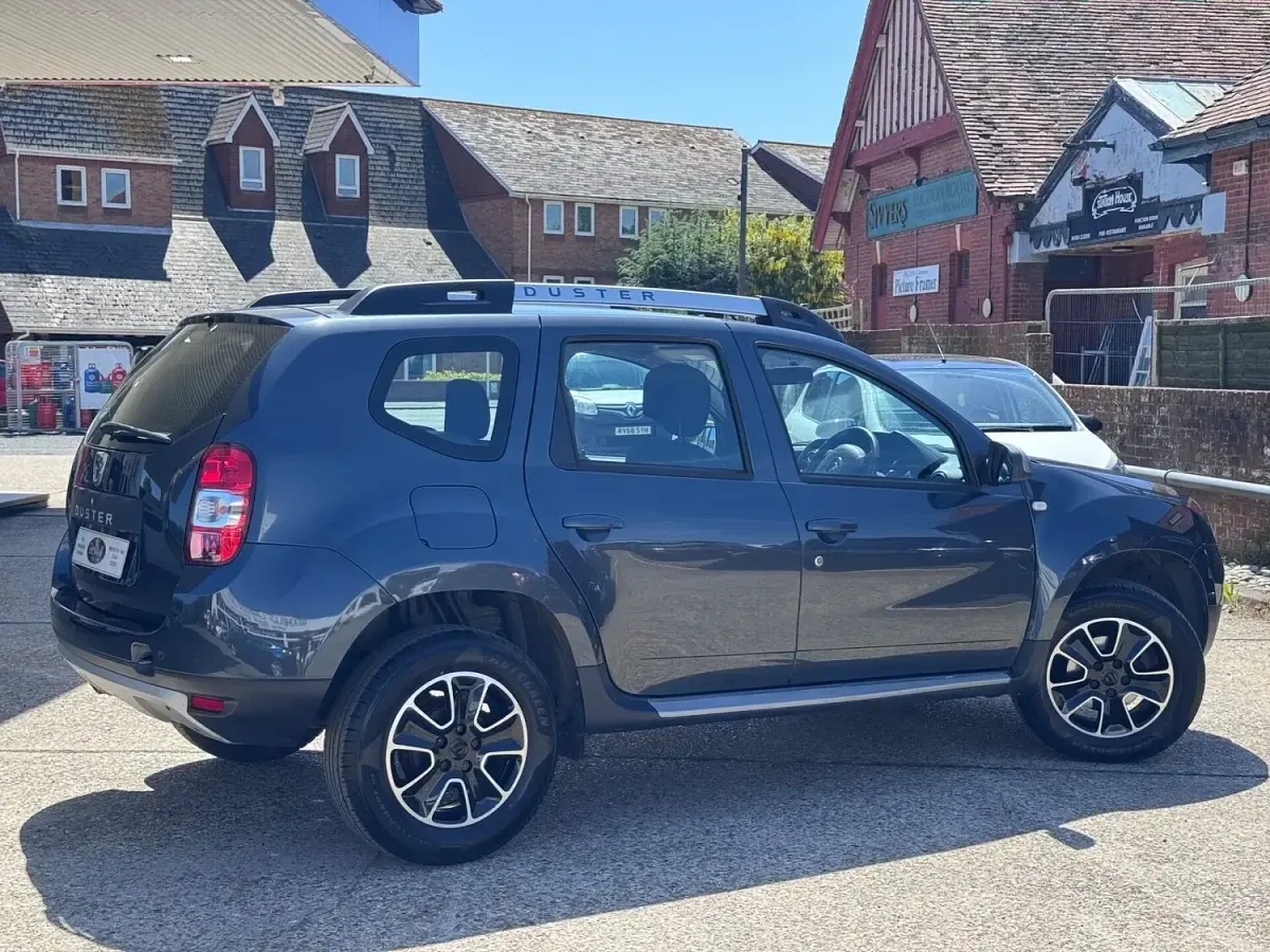 Used Dacia Duster Prestige 110 HP (80 kW) 2016 Grey SUV