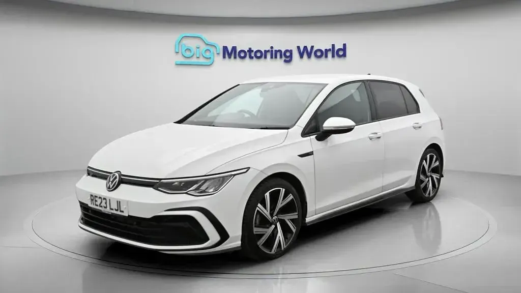 Used VW Golf VIII R-line 150 HP (110 kW) 2023 White Hatchback