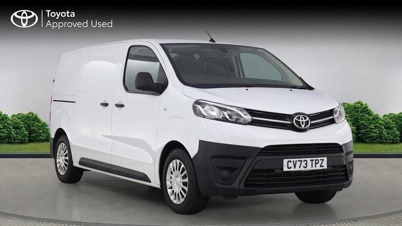 White Used 2023 Toyota Proace MPV | £16,995 (Fair price) - Image 1/4
