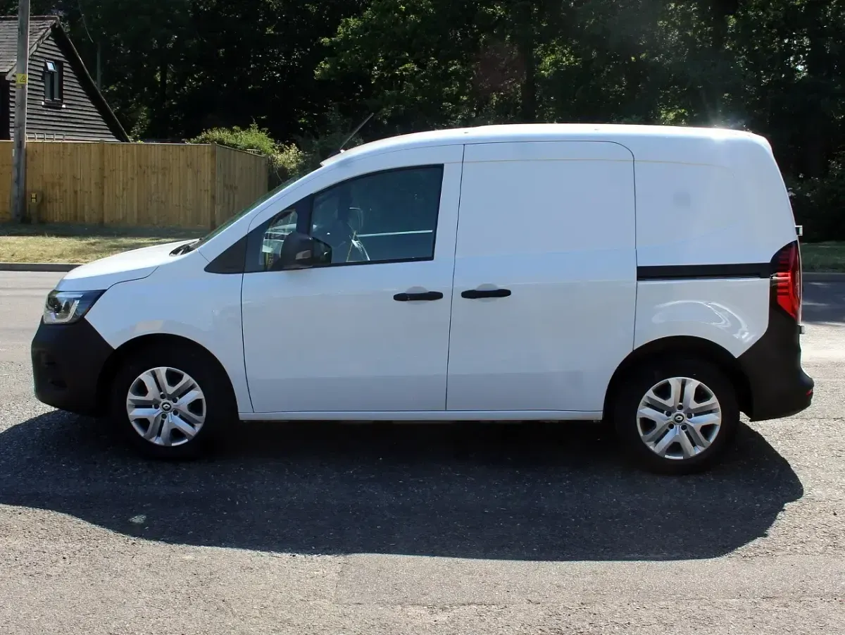 Used Renault Kangoo 95 HP (69 kW) 2023 White MPV