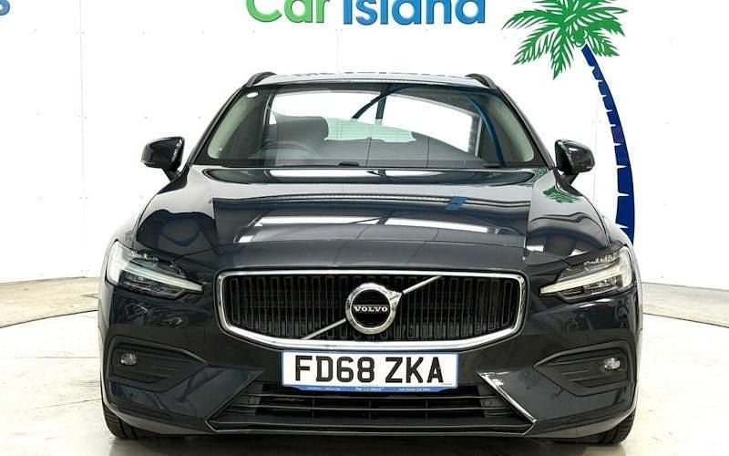 Used Volvo V60 Momentum 190 HP (139 kW) 2019 Grey Estate