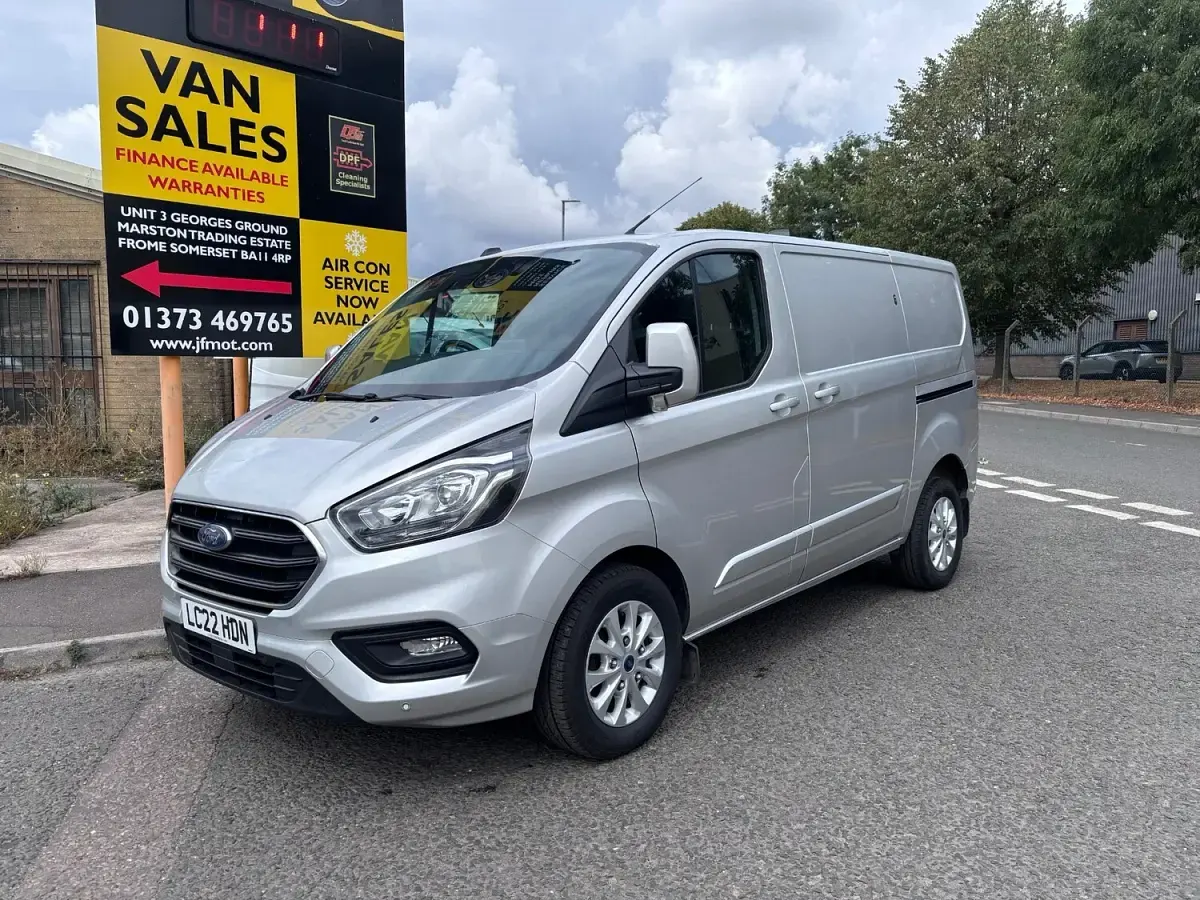 Used Ford Transit Custom Limited 130 HP (95 kW) 2022 Silver Van
