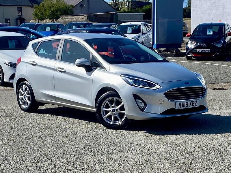 Used Ford Fiesta Zetec 70 HP (51 kW) 2018 Silver Hatchback