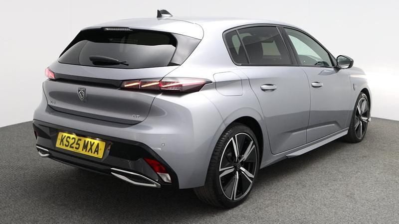 Second-hand Peugeot 308 GT 134 CP (98 kW) 2025 Gri Hatchback