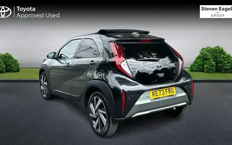 Used Toyota Aygo X 72 HP (52 kW) 2024 Green SUV
