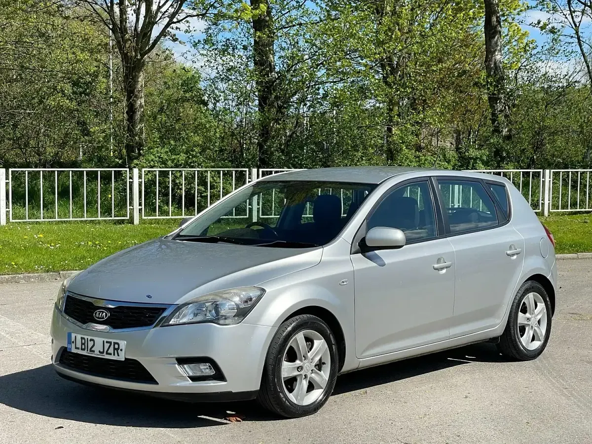 Used Kia Ceed 2012 Silver Hatchback