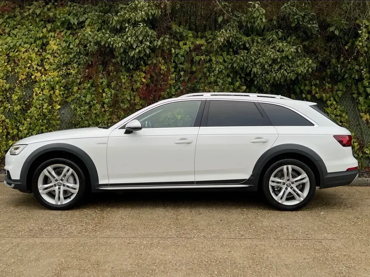 Usado Audi A4 Allroad Sport 190 HP (139 kW) 2017 Branco Carrinha