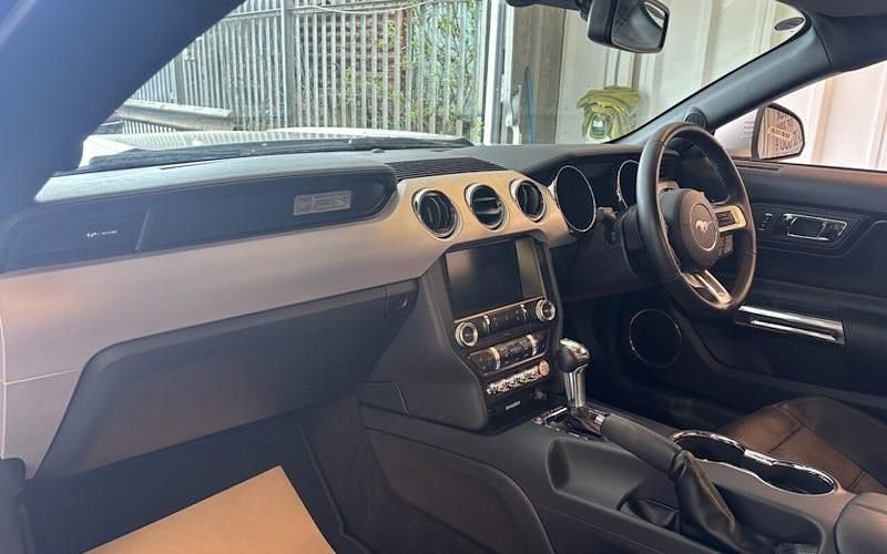 Usado Ford Mustang Fastback 317 CV (233 kW) 2016 Plateado Coupe
