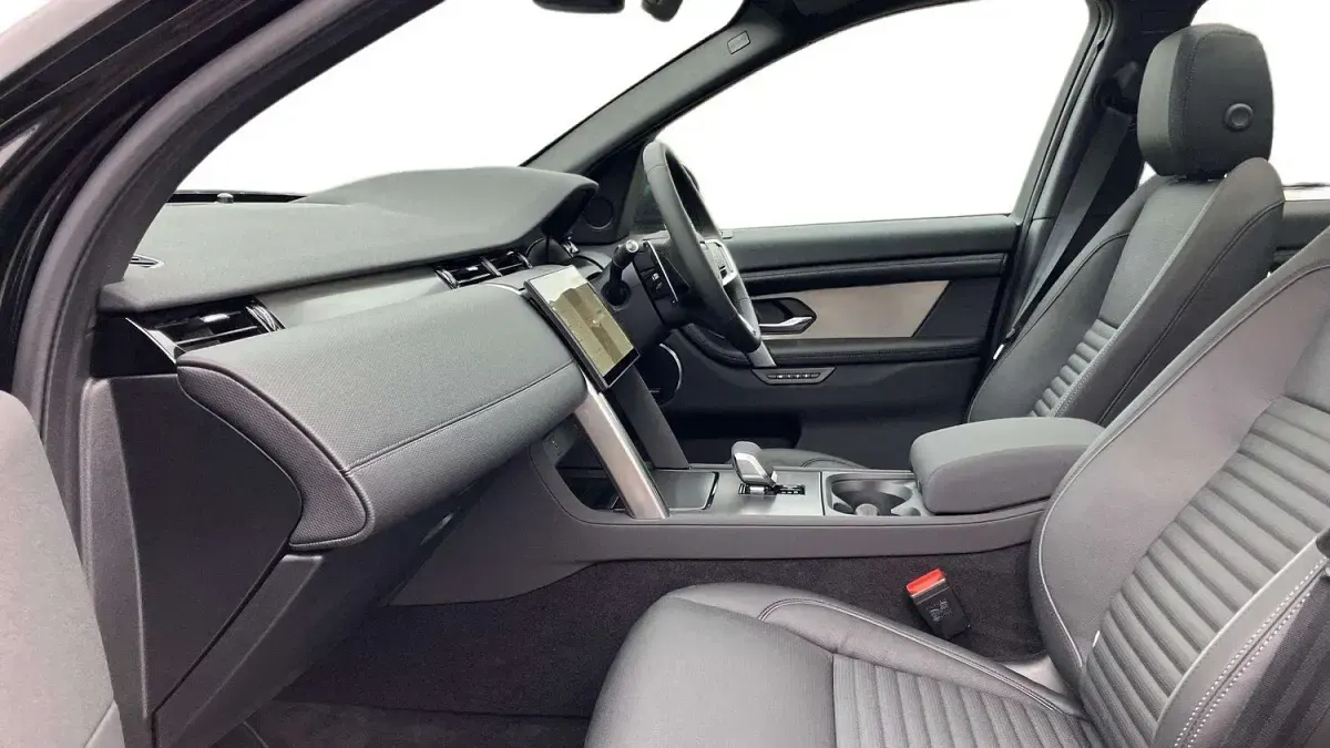 New Land Rover Discovery 5 SE Dynamic 269 HP (197 kW) 2026 Black SUV