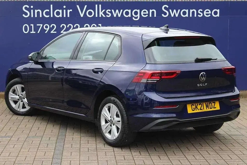 Używany VW Golf VII Life 150 KM (110 kW) 2021 Niebieski Hatchback