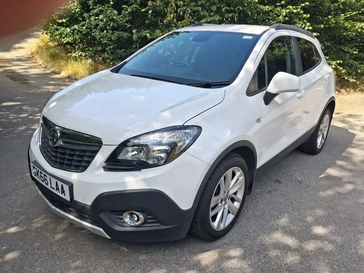 Used Vauxhall Mokka 140 HP (102 kW) 2016 White SUV