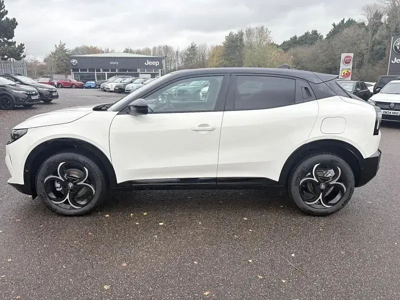 Ny Alfa Romeo GT Junior 2025 Vit SUV