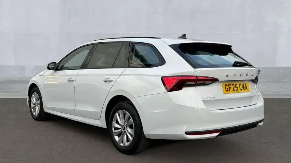 Used Skoda Octavia SE Technology 150 HP (110 kW) 2025 White Estate