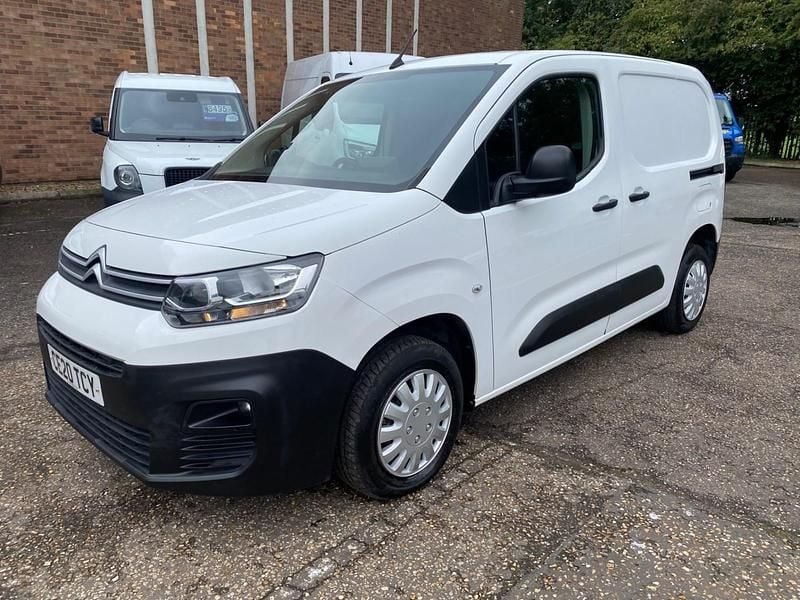 White Used 2020 Citroën Berlingo MPV | £6,495 (Good price) - Image 1/4