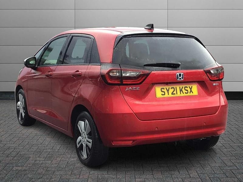 Used Honda Jazz Hybrid 109 HP (80 kW) 2021 Red Hatchback