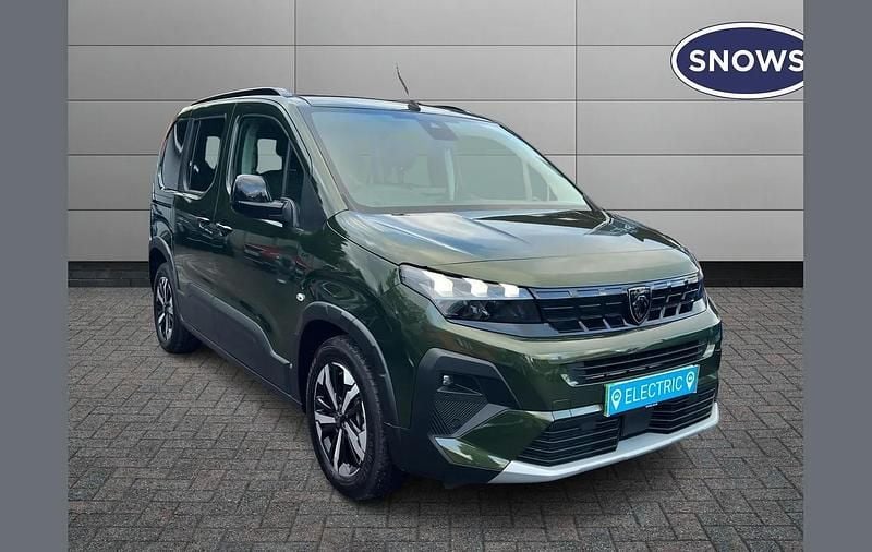 Green Used 2025 Peugeot e-Rifter GT MPV | £21,655 (Fair price) - Image 1/4