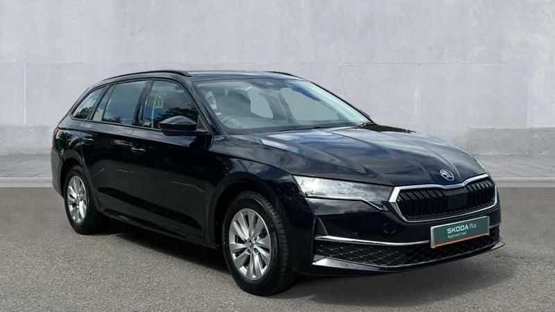 Black magic pearlescent Used 2024 Skoda Octavia SE Technology Estate | £20,500 (Fair price) - Image 1/4