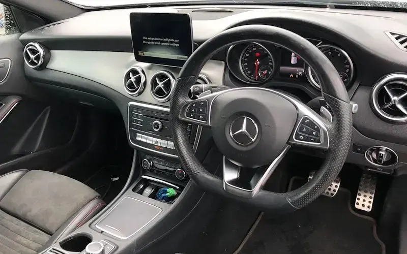 Used Mercedes GLA200 AMG Line Premium Plus 156 HP (114 kW) 2018 White SUV