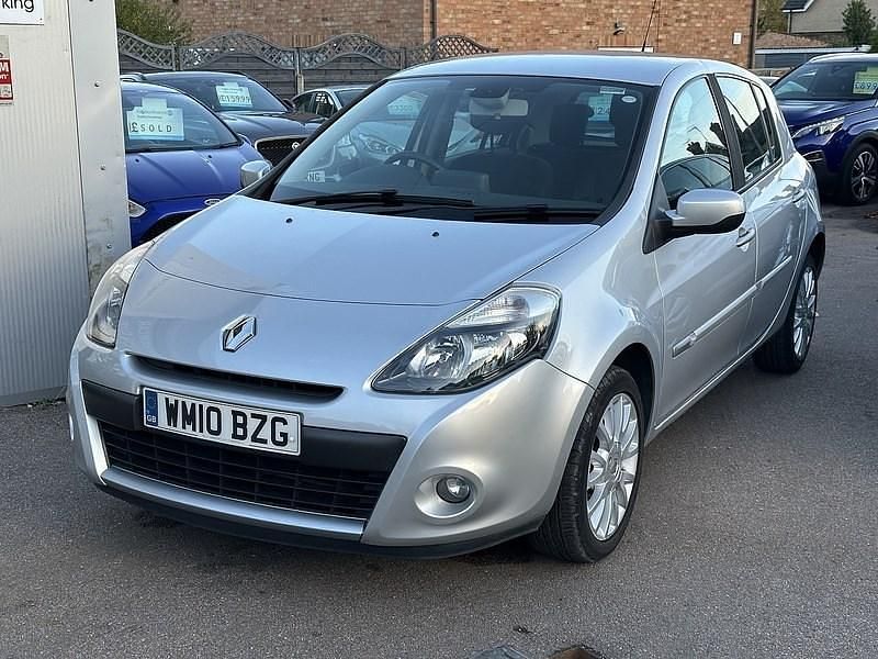 Silver Used 2010 Renault Clio II Dynamique Hatchback | £2,495 (A bit pricey) - Image 1/4