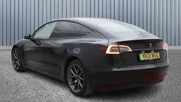 Usado Tesla Model 3 Standard Range 208 kW (283 CV) 2021 Negro Berlina
