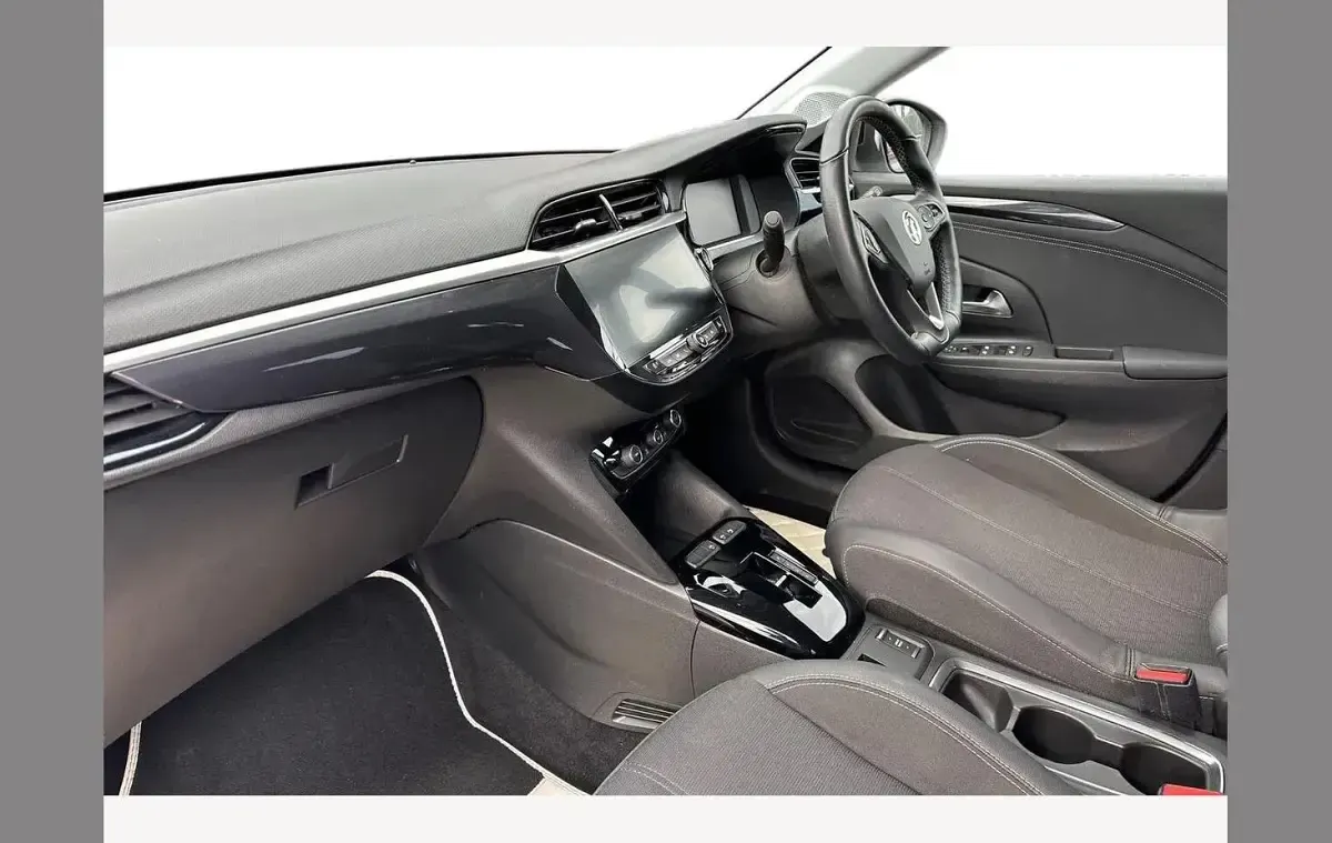 Used Vauxhall Corsa-e Elite 100 kW (136 HP) 2023 White Hatchback