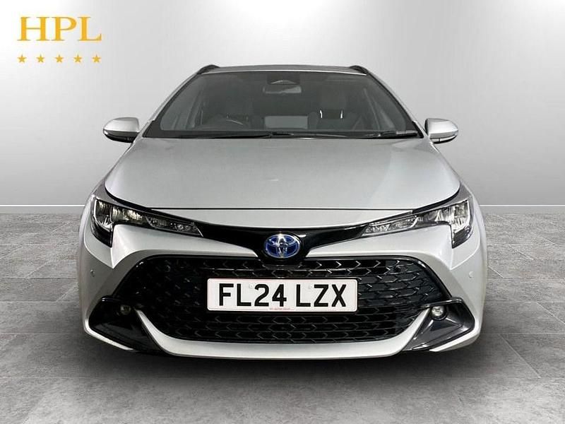 Usado Toyota Corolla 140 HP (102 kW) 2024 Prateado Carrinha