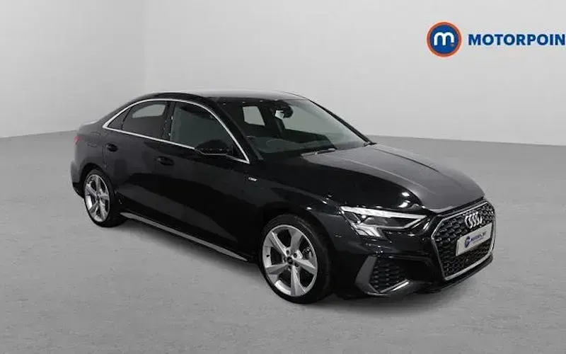 Używany Audi A3 S-Line 150 KM (110 kW) 2023 Sedan/Limuzyna