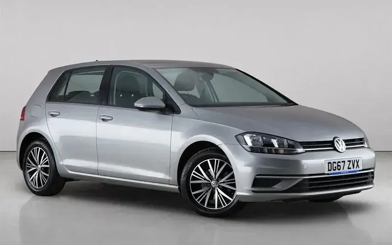 Used VW Golf VII SE 125 HP (91 kW) 2017 Hatchback