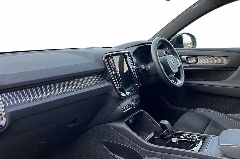 Used Volvo XC40 Ultimate 197 HP (144 kW) 2023 Crystal white SUV