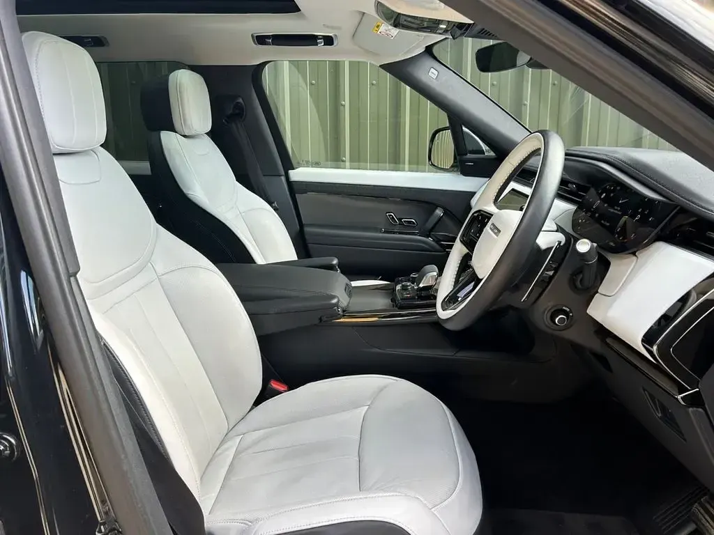Usado Land Rover Range Rover Sport SE Dynamic 300 HP (220 kW) 2023 Bege SUV