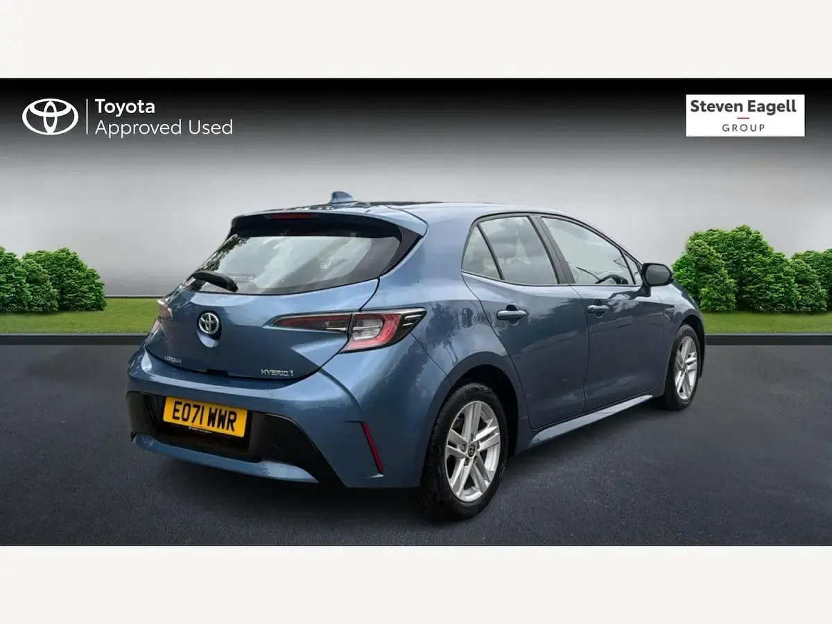 Used Toyota Corolla 122 HP (89 kW) 2021 Blue Hatchback