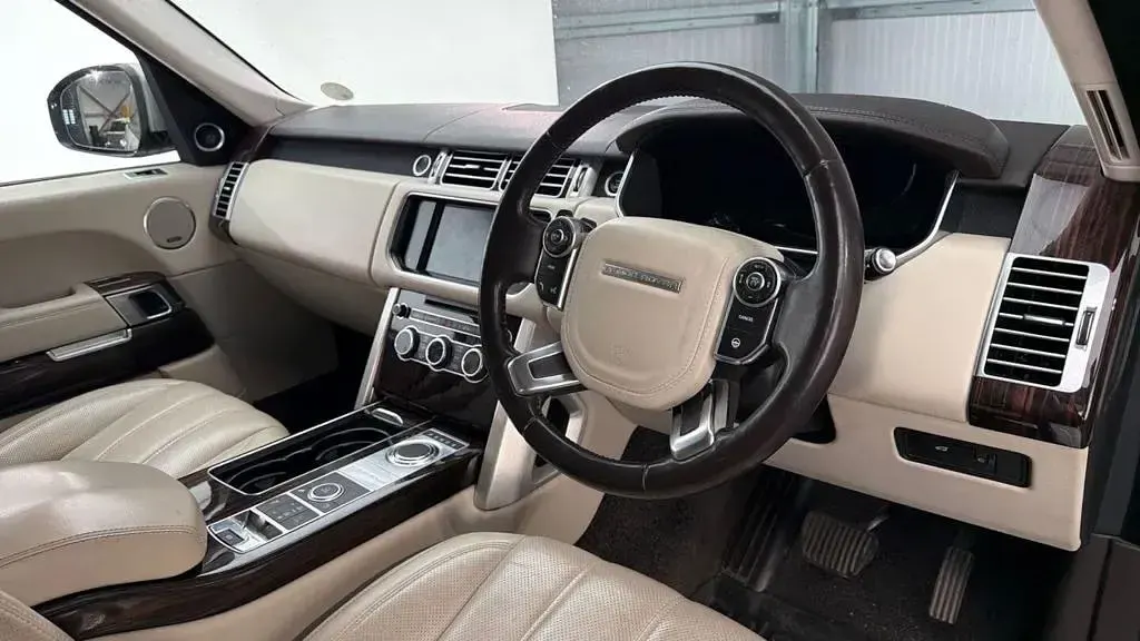 Used Land Rover Range Rover Vogue SE 339 HP (249 kW) 2014 Gold SUV