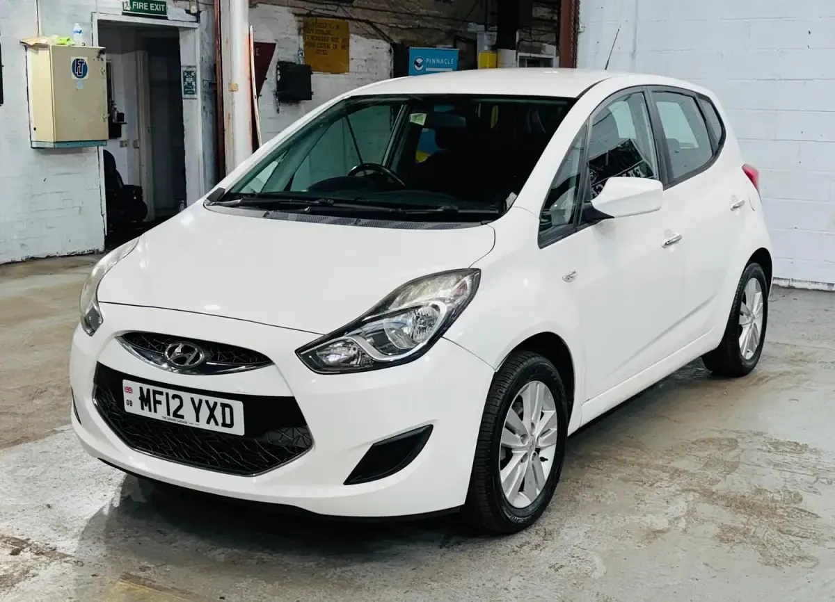 Used Hyundai ix20 Active 125 HP (91 kW) 2012 White Hatchback