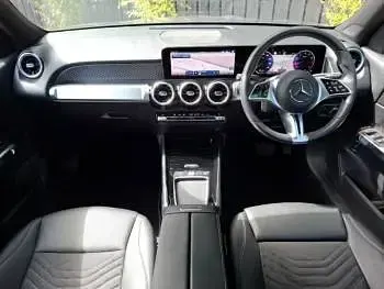 Begagnad Mercedes GLB200 Executive 163 HK (119 kW) 2025 Grå SUV