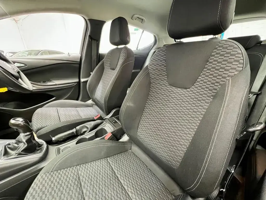 Used Vauxhall Astra Design Edition 2017 Grey Hatchback