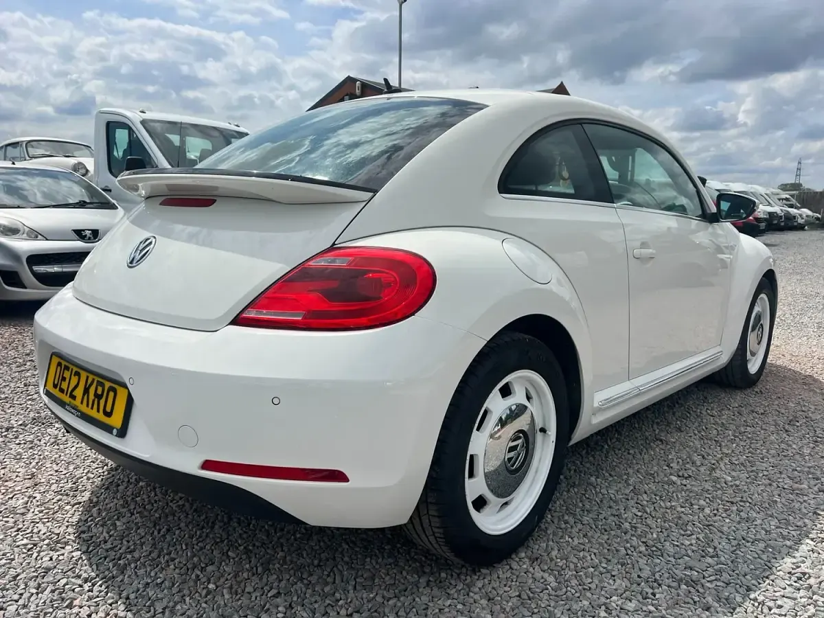 Used VW Beetle Design 150 HP (110 kW) 2012 White Hatchback