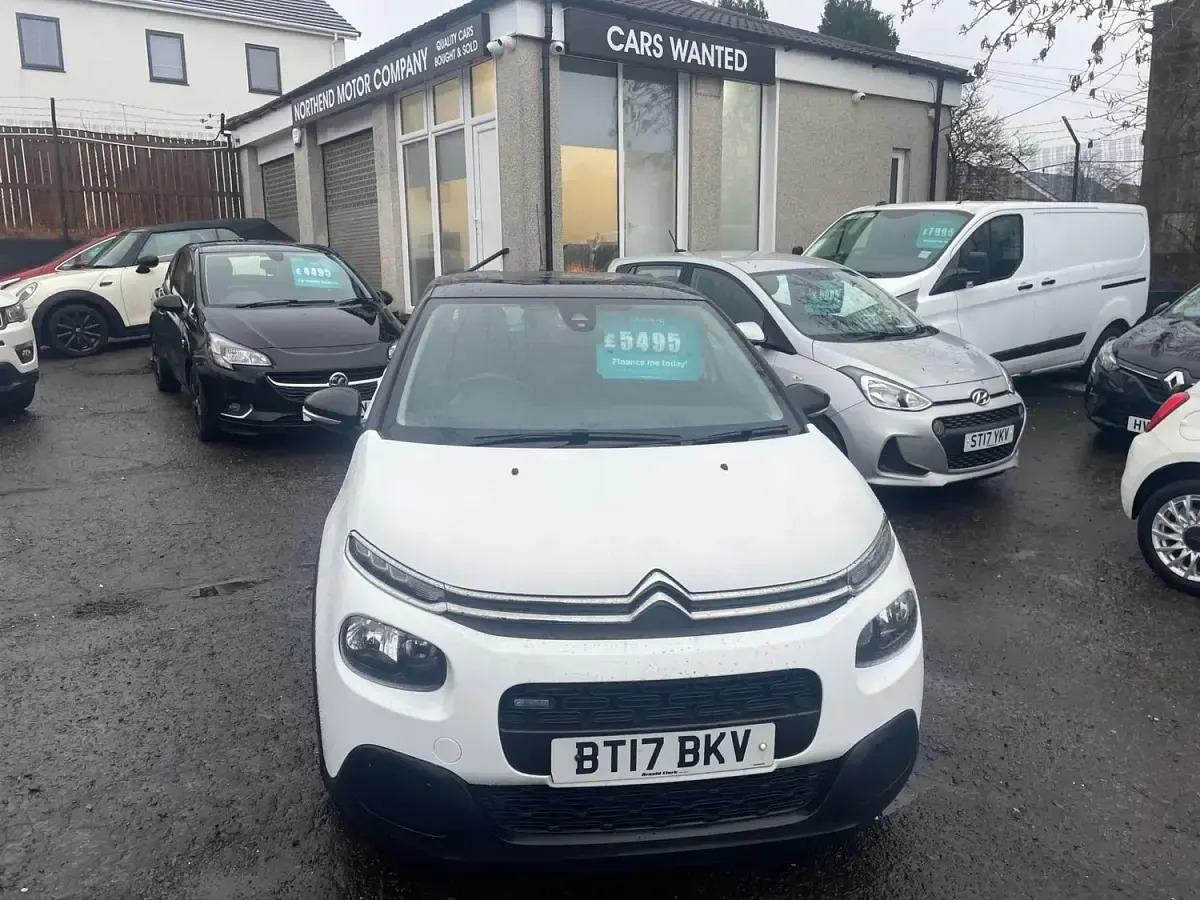 Używany Citroën C3 Feel 110 KM (80 kW) 2017 Biały Hatchback