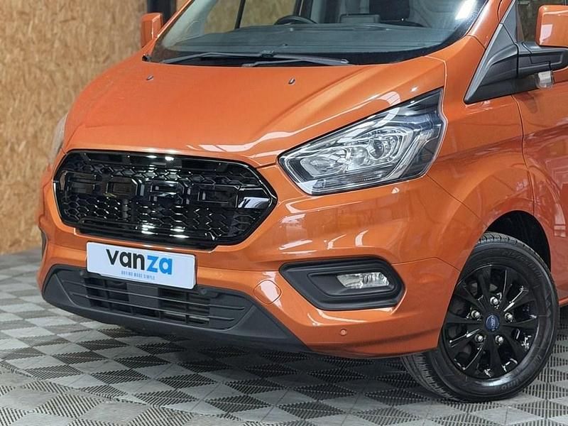 Used Ford Transit Custom Limited 130 HP (95 kW) 2019 Orange Van