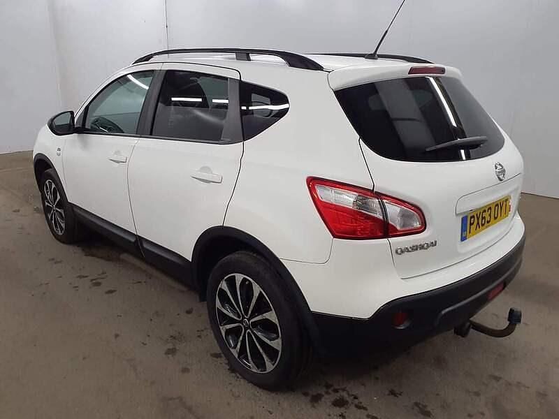 Used Nissan Qashqai 360º 110 HP (80 kW) 2013 White SUV