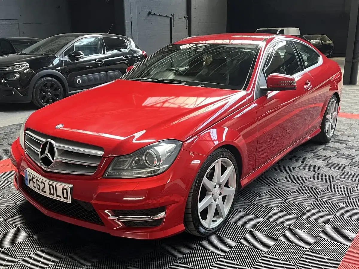 Used Mercedes C180 AMG 156 HP (114 kW) 2012 Red Coupe