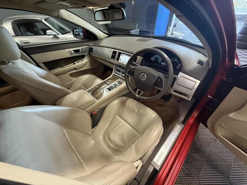 Used Jaguar XF Premium Luxury 2013 Red Estate