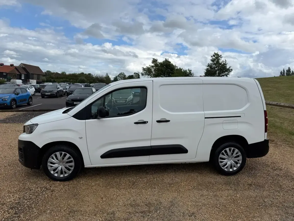 Used Peugeot Partner S 2020 White MPV
