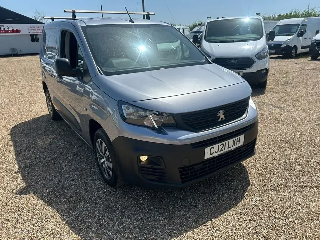 Used Peugeot Partner 100 HP (73 kW) 2021 Grey MPV
