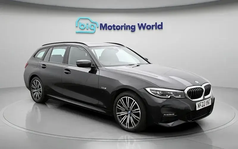 Usado BMW 330e M Sport 292 HP (214 kW) 2022 Preto Carrinha