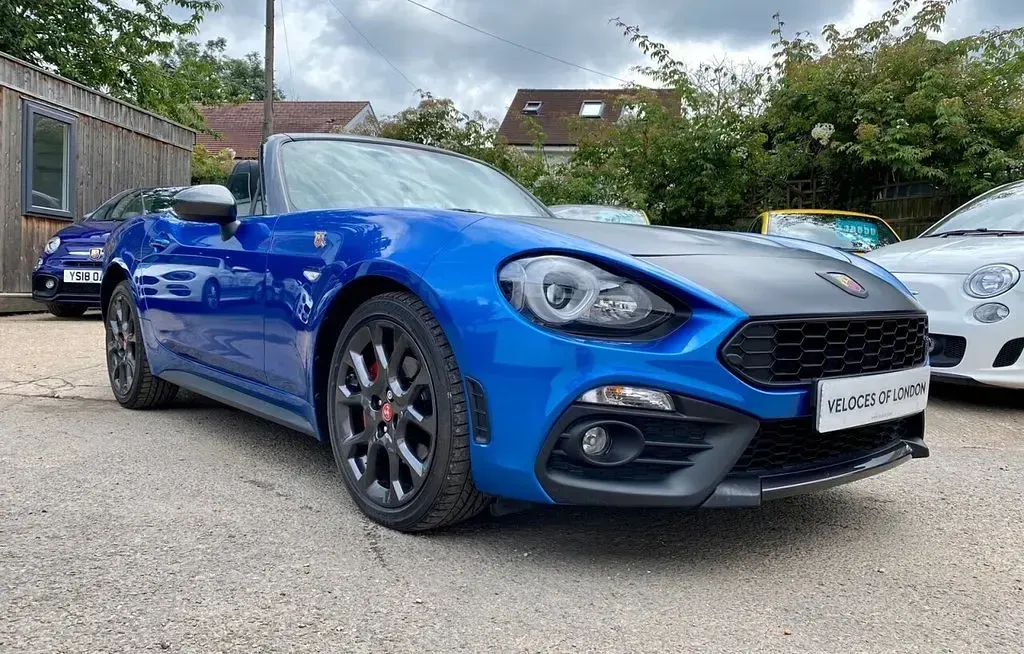 Used Abarth 124 Spider 170 HP (125 kW) 2018 Blue Cabriolet