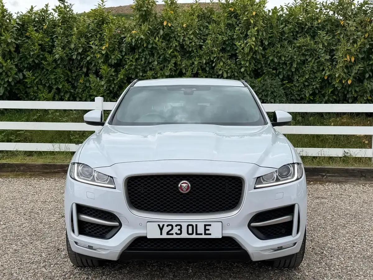 Used Jaguar F-Pace R-Sport 180 HP (132 kW) 2017 White SUV