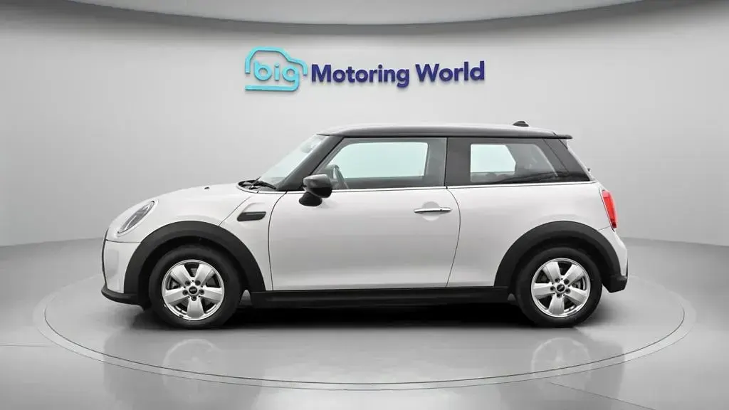 Used Mini Cooper Classic 136 HP (100 kW) 2022 Silver Hatchback