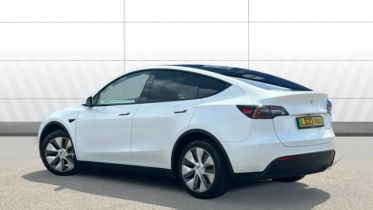 Used Tesla Model Y Long Range AWD 378 kW (514 HP) 2023 White SUV