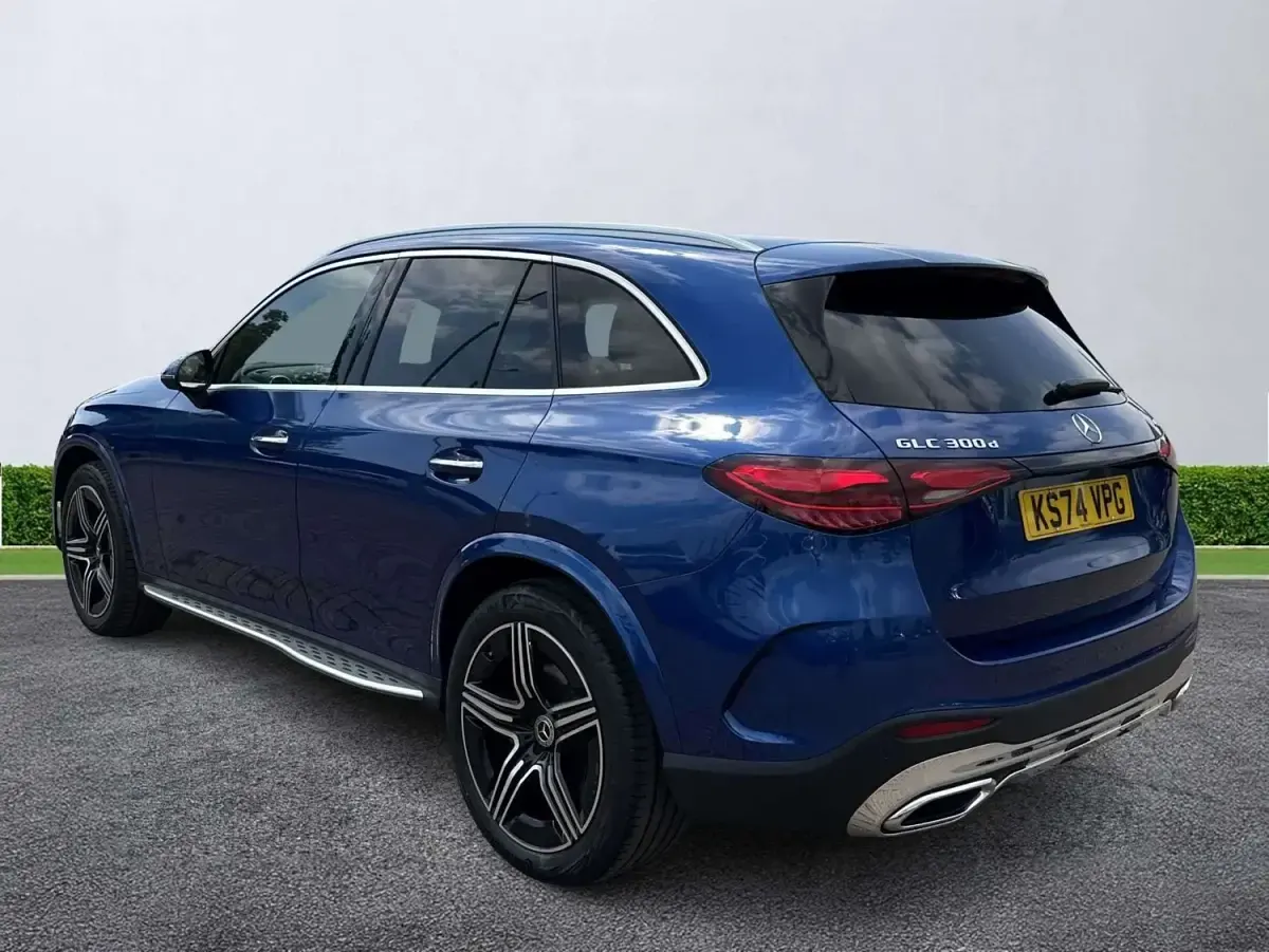 Second-hand Mercedes GLC300e AMG Line Premium 2025 Albastru Break