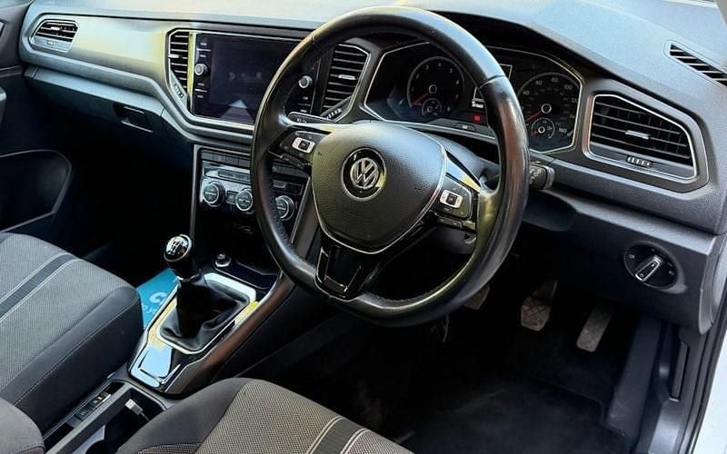 Used VW T-Roc Design 116 HP (85 kW) 2019 White SUV